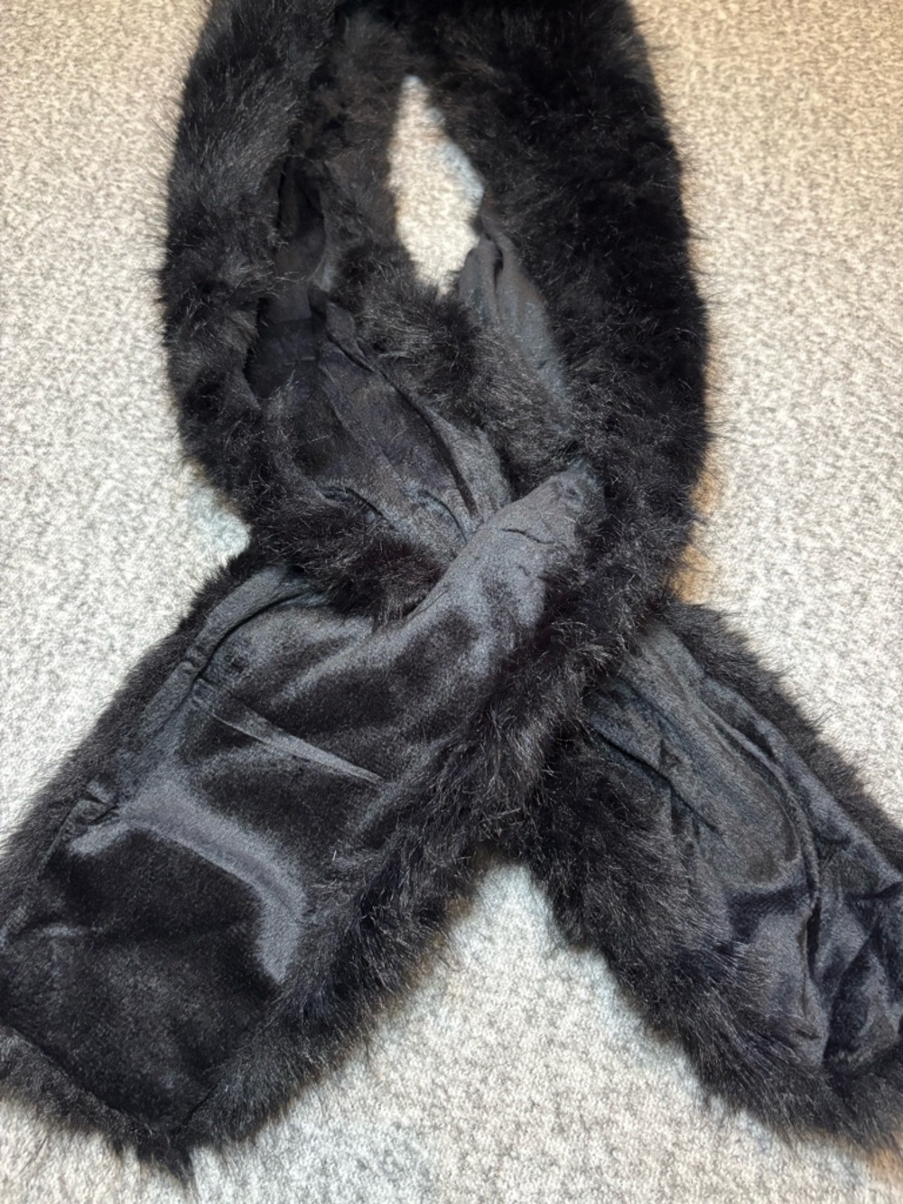 1920s Flapper Accessories Set 7pc Black Faux Fur Shawl Pearl Jewelry Gloves Gats - Picture 2 of 8